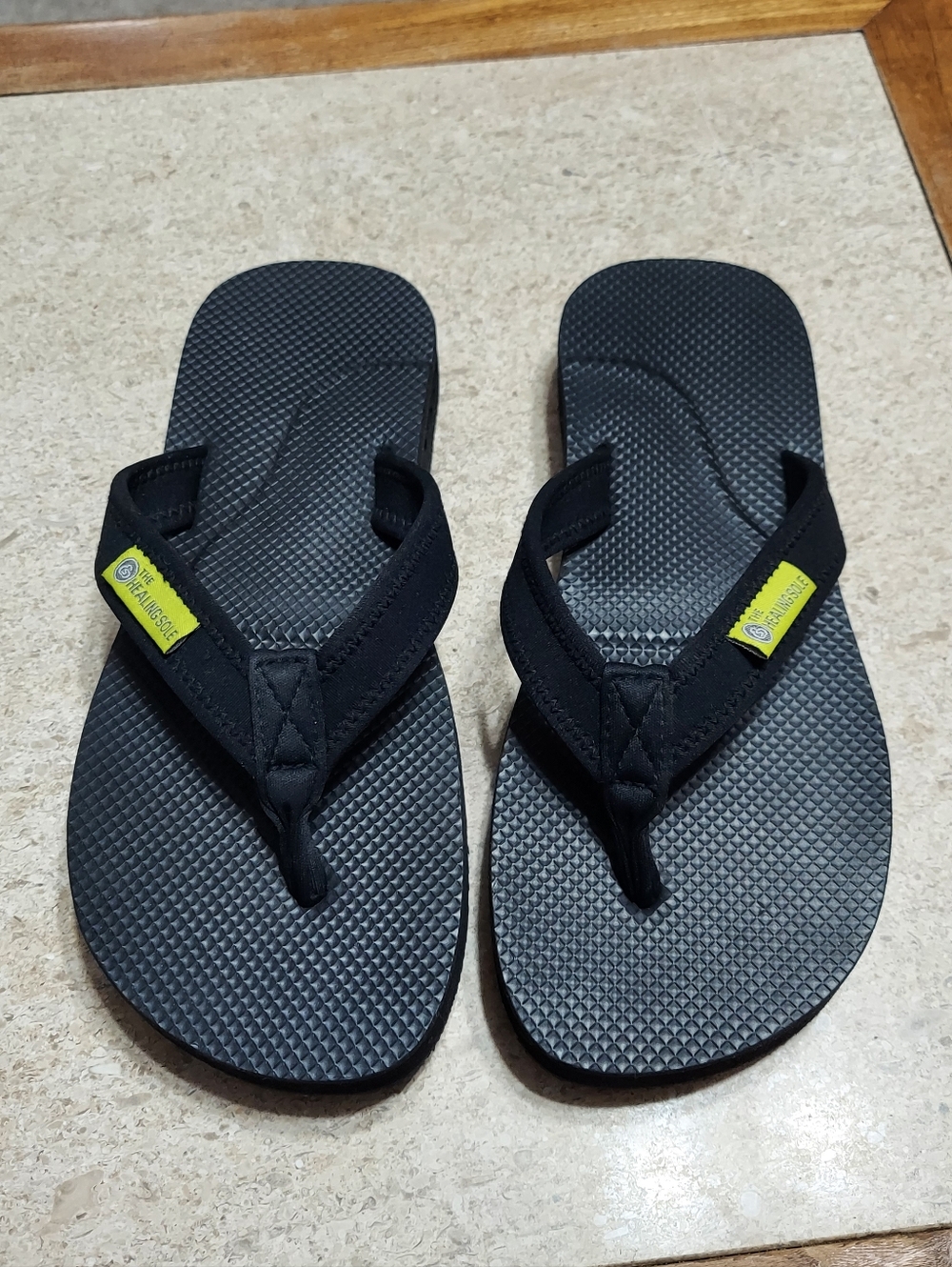 The Healing Sole Palmer Woman's Flip Flop Black Size 8